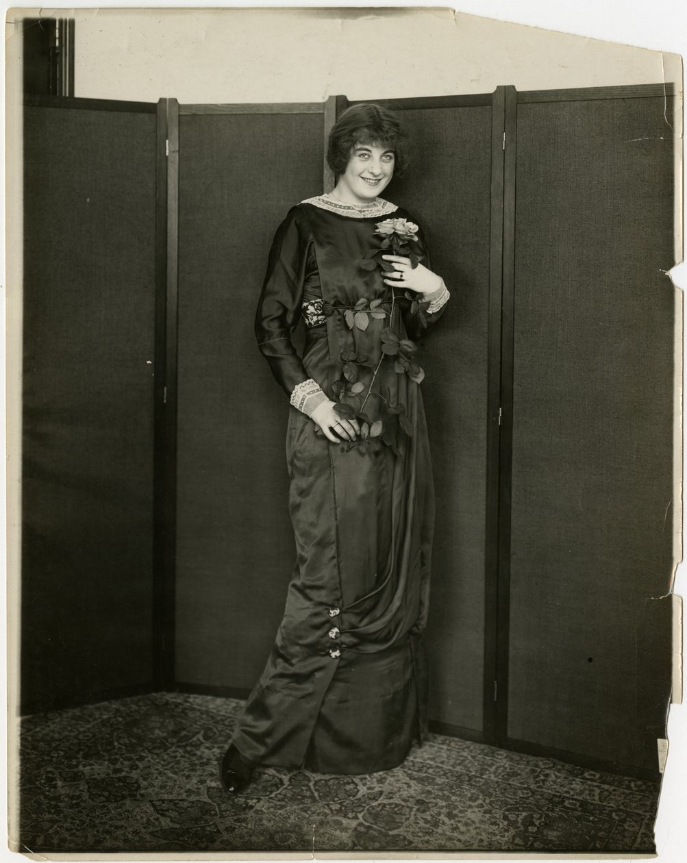 Ruha, drapériás, Gimbels, 1905-1918 körül (zselatin ezüst fotó) alkotó: Jessie Tarbox Beals