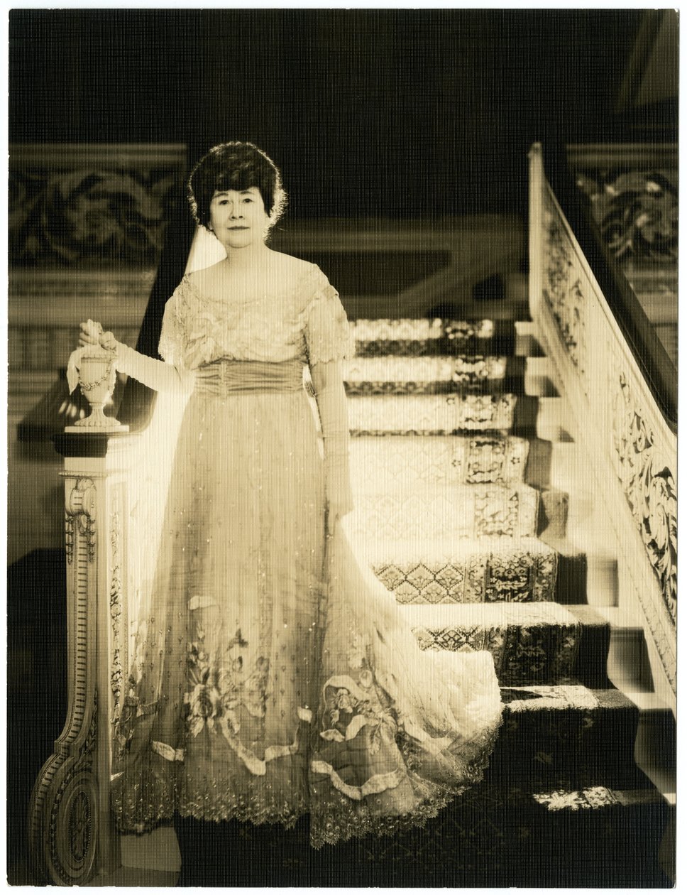 Mrs. Frank G Logan Chicagóból, művészetpártoló, 1931-34 körül (zselatin ezüst fotó) alkotó: Jessie Tarbox Beals