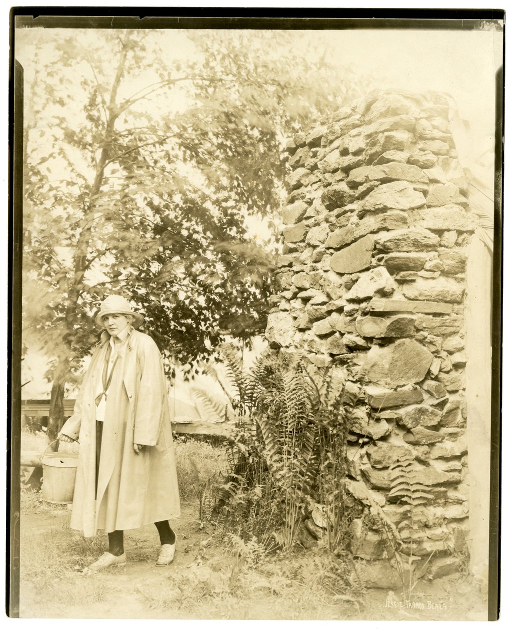 Mrs. Jane Deeter Rippin, a Cserkészlányok igazgatója a Camp Andrea-ban, Briarcliff, NY, 1926-27 körül (zselatin ezüst fotó) alkotó: Jessie Tarbox Beals