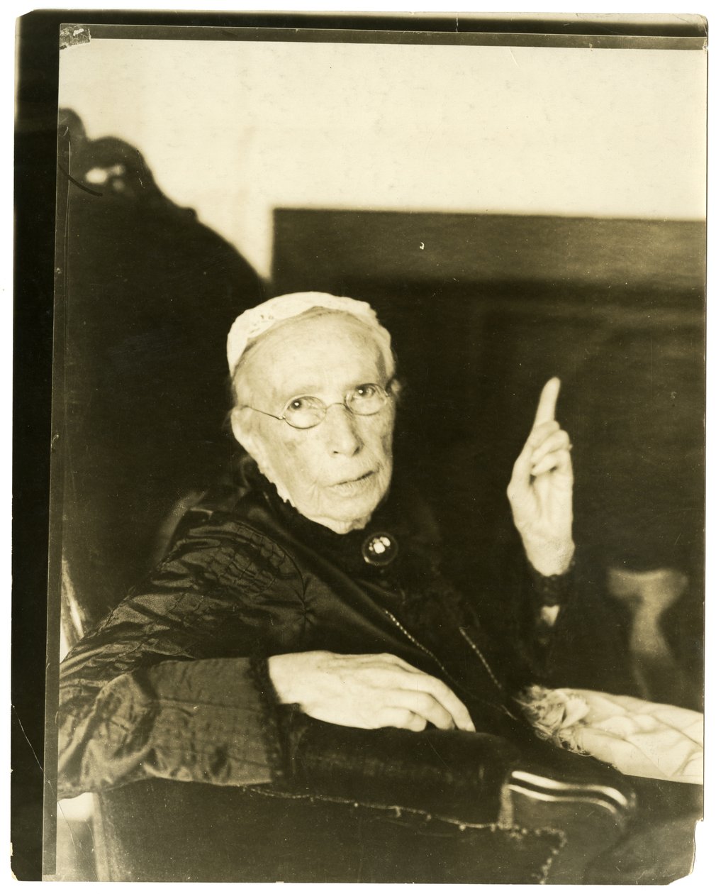 Mrs. Mary Moore, Brookline, mise 91 éves, ballada szavalása, 1905-27 körül (zselatin ezüst fotó) alkotó: Jessie Tarbox Beals