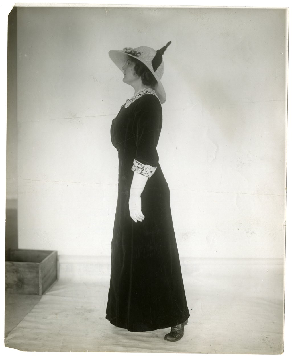 Helyes állás járás közben, 1905-1918 körül (zselatin ezüst fotó) alkotó: Jessie Tarbox Beals