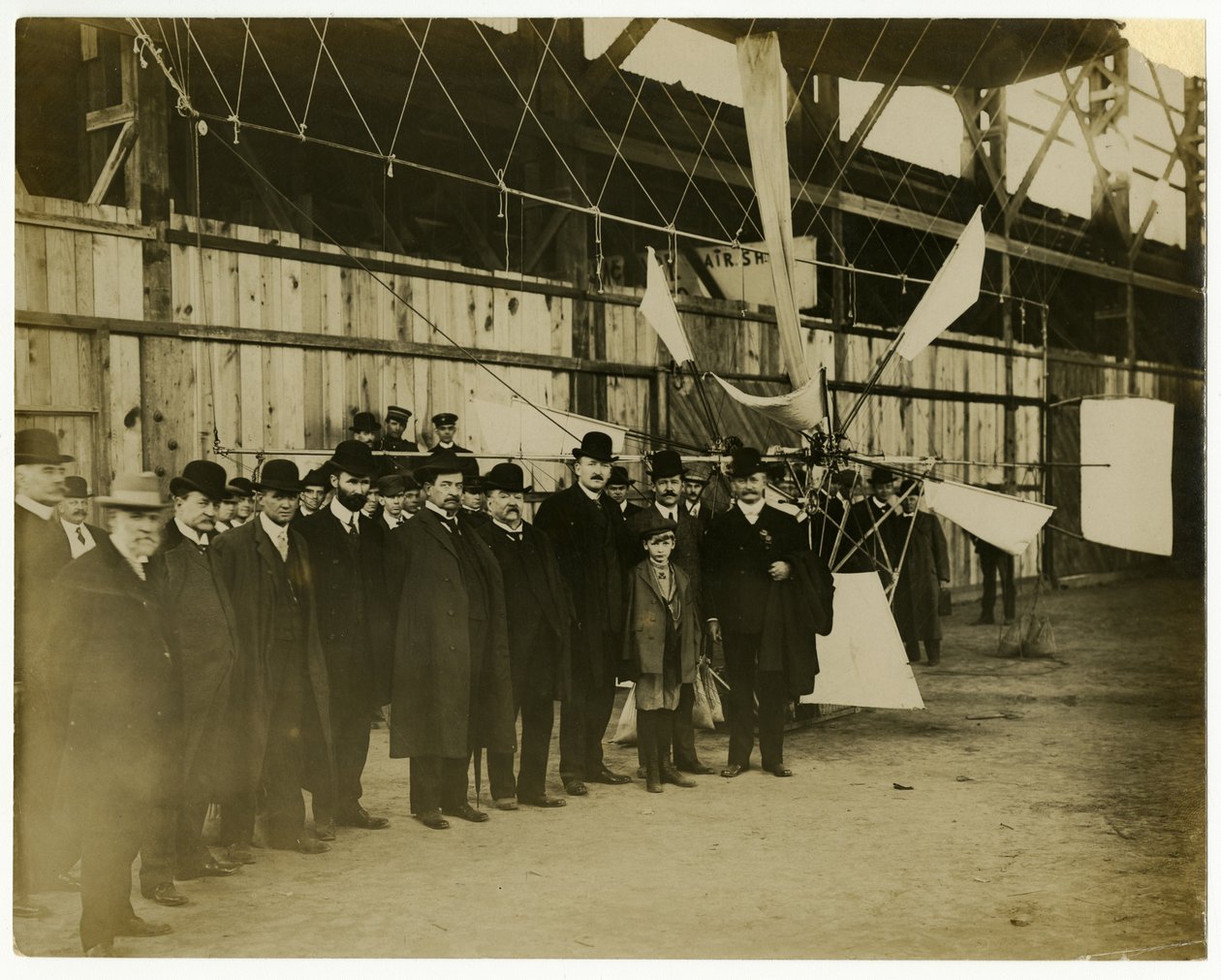 St Louis világkiállítás, Pres Francis jobb oldalon alkotó: Jessie Tarbox Beals