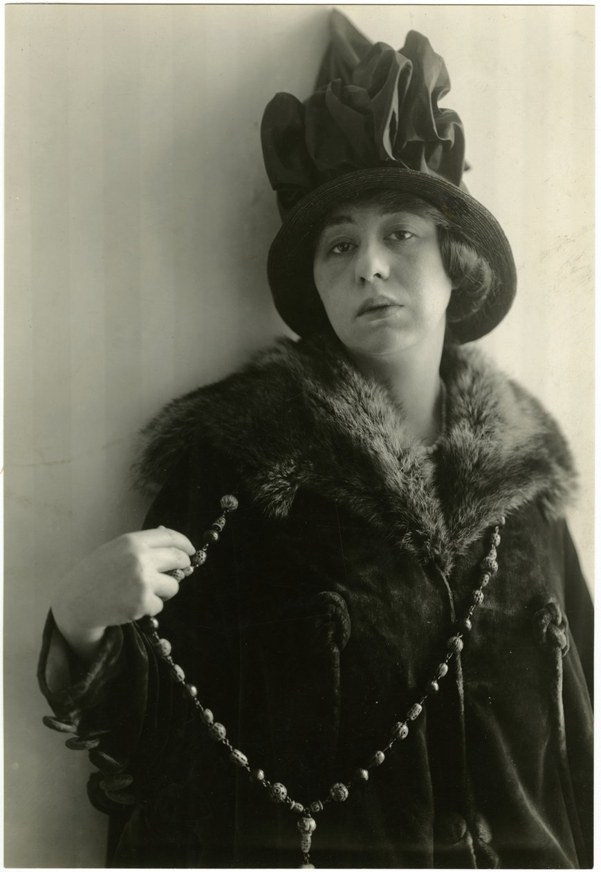 Zoë Akins, a Déclassé szerzője, 1905-40 körül alkotó: Jessie Tarbox Beals