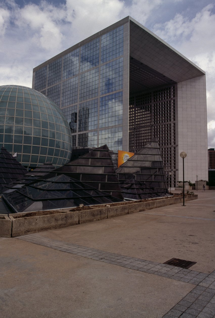 Épületek a La Defense negyedben, Párizs, Ile-de-France, Franciaország, Detail alkotó: Johan Otto von & Andreu Paul (1938 2018) Spreckelsen
