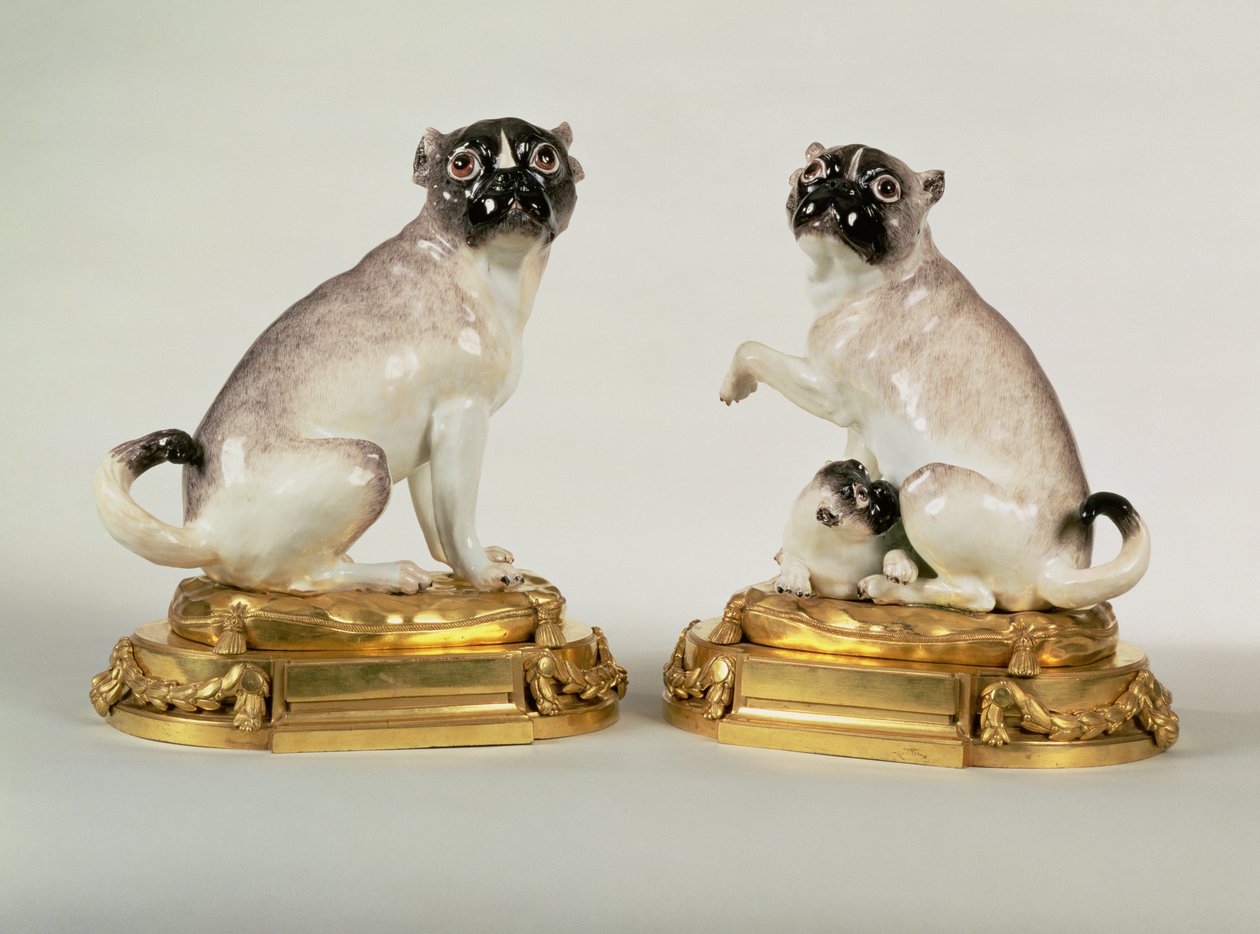 Meisseni porcelán figurák mopszkutyákról XVI. Lajos korában, 1750 körül (porcelán) alkotó: Johann Joachim Kaendler