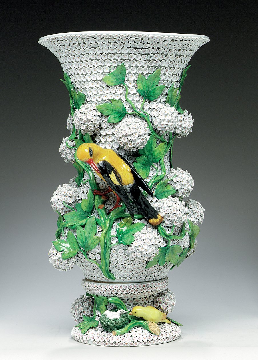 Meisseni hógolyóváza, a 19. század közepétől a végéig (porcelán) alkotó: Johann Joachim (after) Kändler