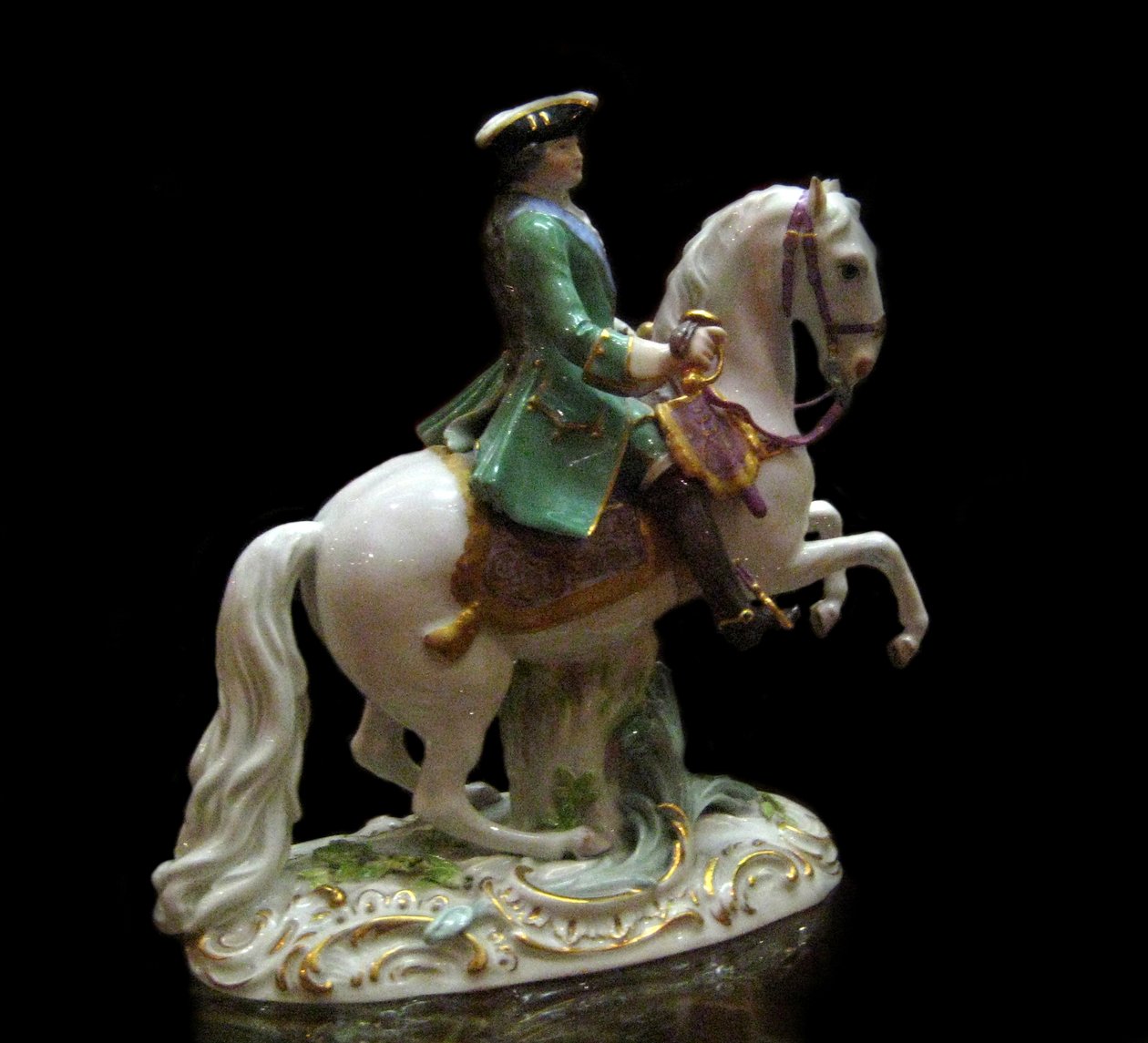 II. Katalin császárné lovas portréja 1729-1796 a Szemenovszkij életőr-ezred egyenruhájában, 1770 alkotó: Johann Joachim Kaendler