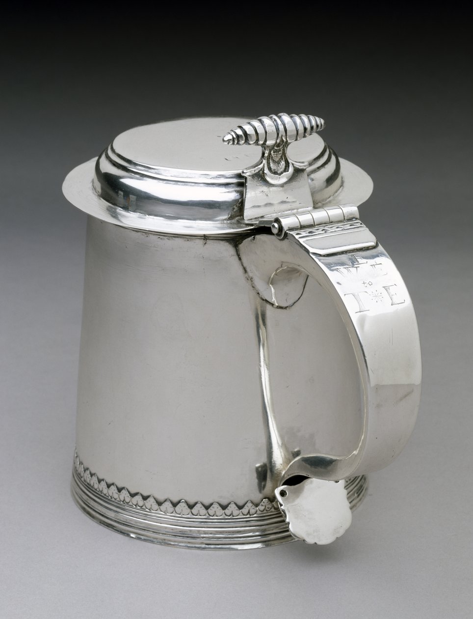 Tankard, c. 1692-1734 (ezüst) alkotó: Johannis Nys