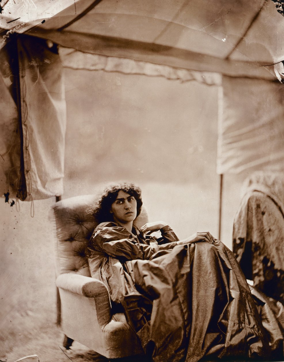 Jane Morris (1839-1914) portréja 1865 (albumnyomat) alkotó: John R. Parsons