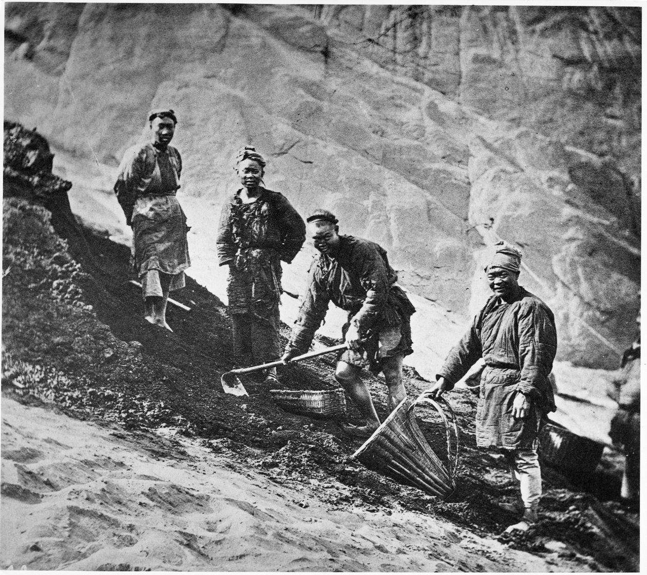 Kínai szénbányászok, 1867-72 körül alkotó: John Thomson