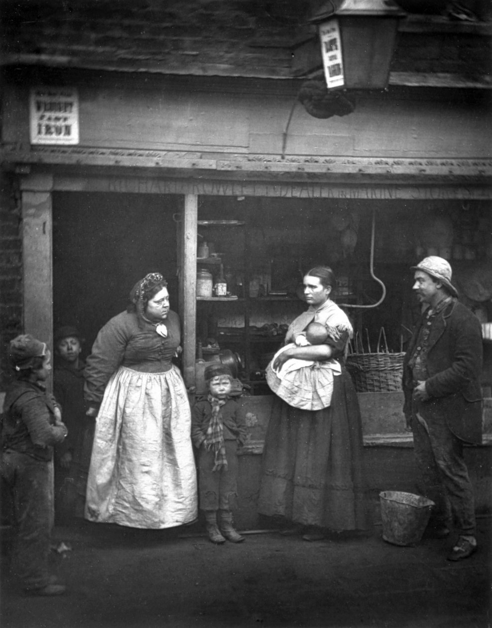 Az özönvíz áldozatai, J. Thomson és Adolphe Smith „Street Life in London” című művéből, 1877 alkotó: John Thomson