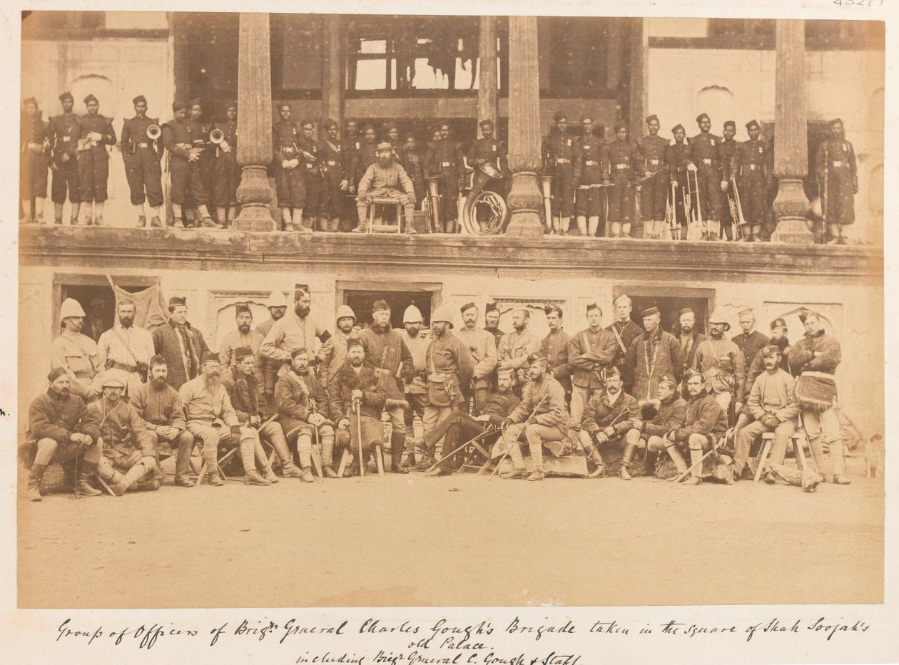 Gough dandártábornok dandár tisztjeit és embereit elfogták a Shah Shujah palota terén, 1880 alkotó: John Burke