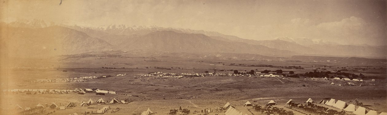 Panoráma Safed Sang Camp az 51. táborból, Safed Koh a távolban alkotó: John Burke