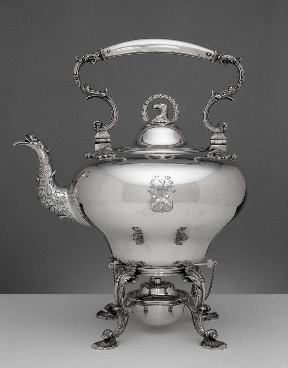 Vízforraló állványon, c. 1827-1843 (ezüst) alkotó: John Chandler Moore