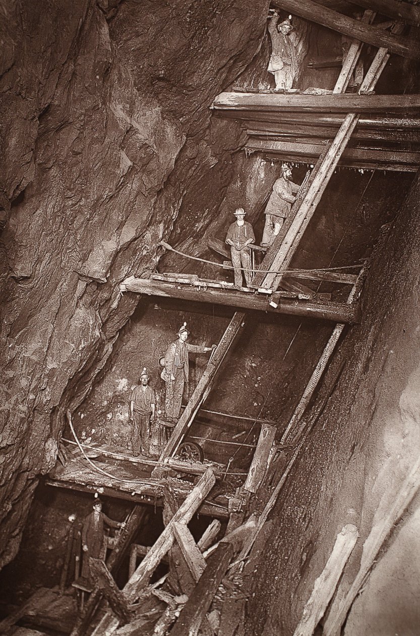 The Man Engine at Dolcoath Mine, illusztráció a „Mongst bányák és bányászok, vagy a Flash-Light földalatti jelenetei” című művéből, J.C. Burrows és William Thomas, pub. 1893 (szépia fotó) alkotó: John Charles Burrow