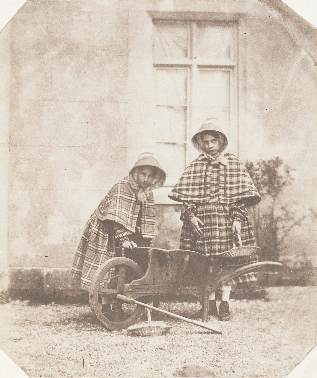 Elinor és Lucy Llewelyn, 1853-56. alkotó: John Dillwyn Llewelyn