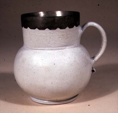 Bögre, 1680 körül (sómázas kőedény) alkotó: John Dwight