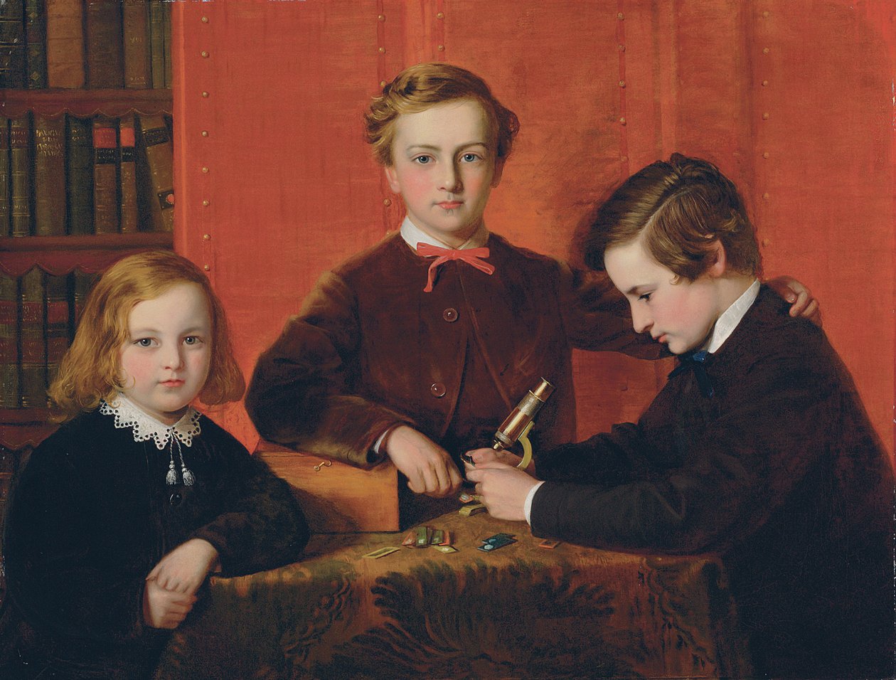 A fiatal mikroszkóposok: Frank, Harry és Arthur Izod Richards portréja, 10, 8 és 5 évesek, játék a mikroszkóppal alkotó: John Edgar Williams
