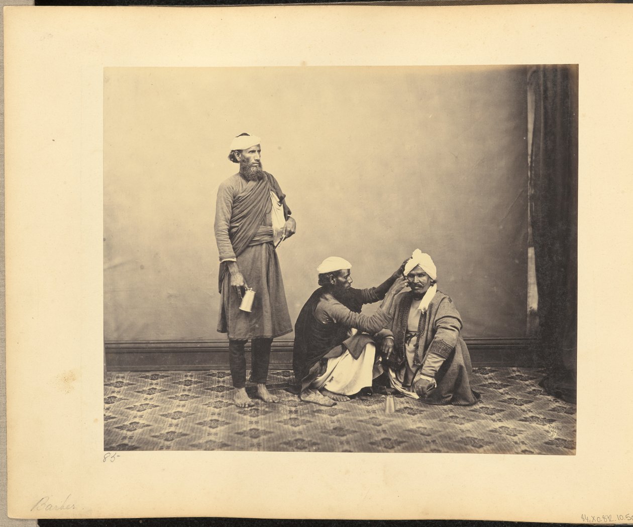 Borbély alkotó: John Edward Saché