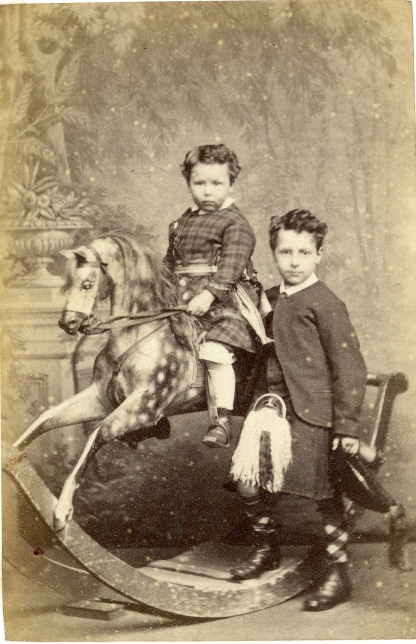 Fiatal lány hintalovon kisfiúval, 1860-as évek (albumnyomat) alkotó: John Horsburgh