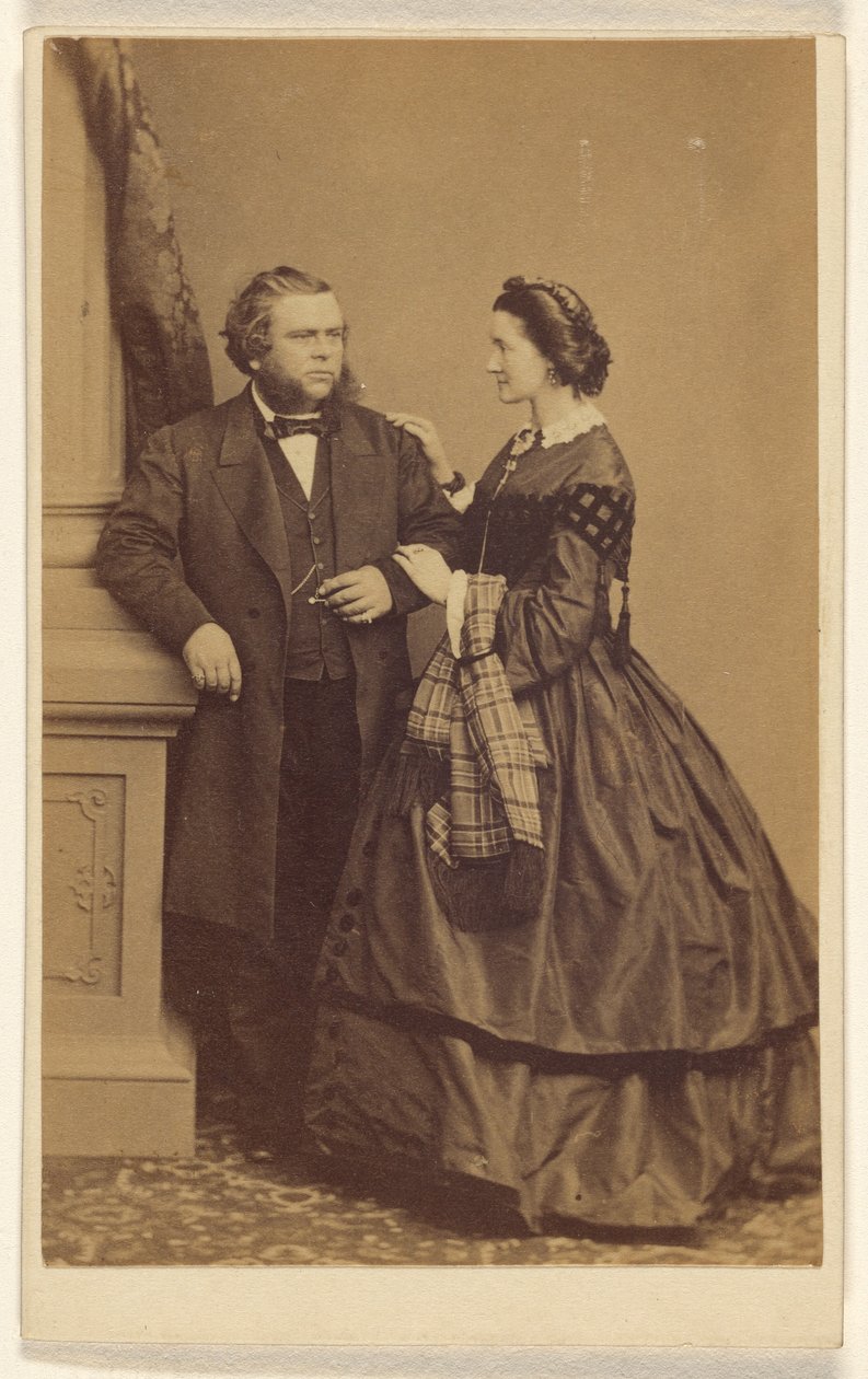 [Azonosítatlan pár, állva] alkotó: John Jabez Edwin Mayall
