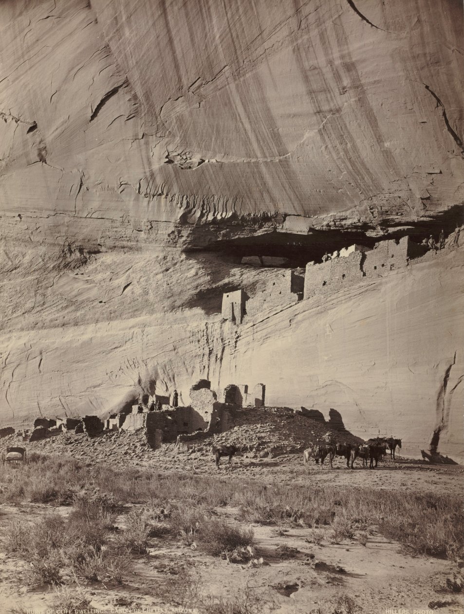 Ruins of Cliff Dwellings, Cañon de Chelly, Arizona, kb. 1879-1881. alkotó: John K. Hillers