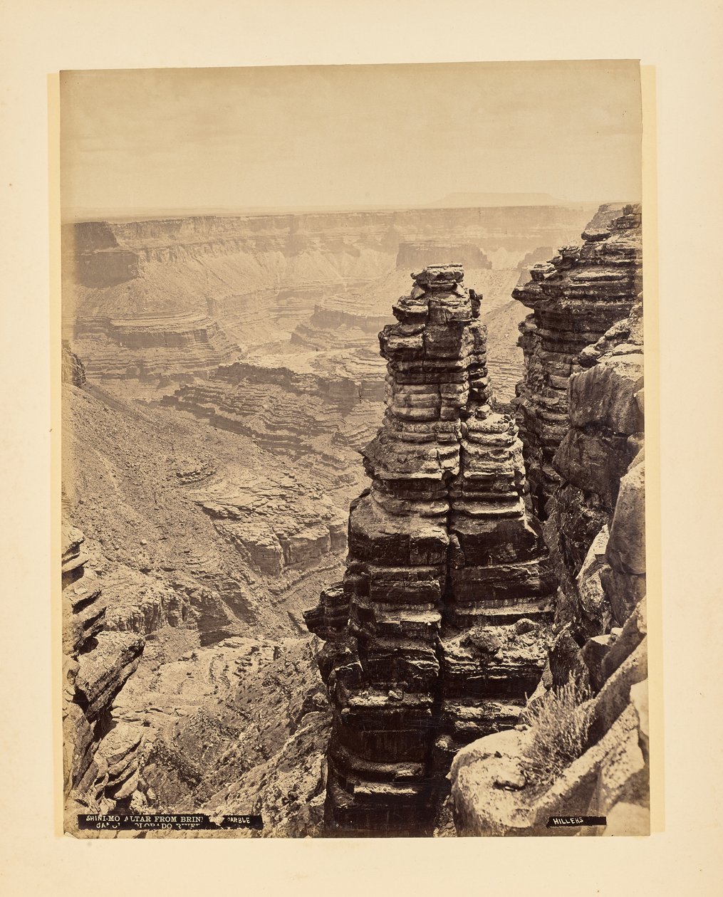 A Shini-Mo-oltár a Brink of Marble-kanyonból, a Colorado-folyónál alkotó: John K. Hillers