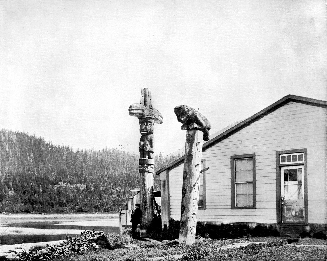 Totem Poles, Alaszka, USA, 1893. alkotó: John L. Stoddard