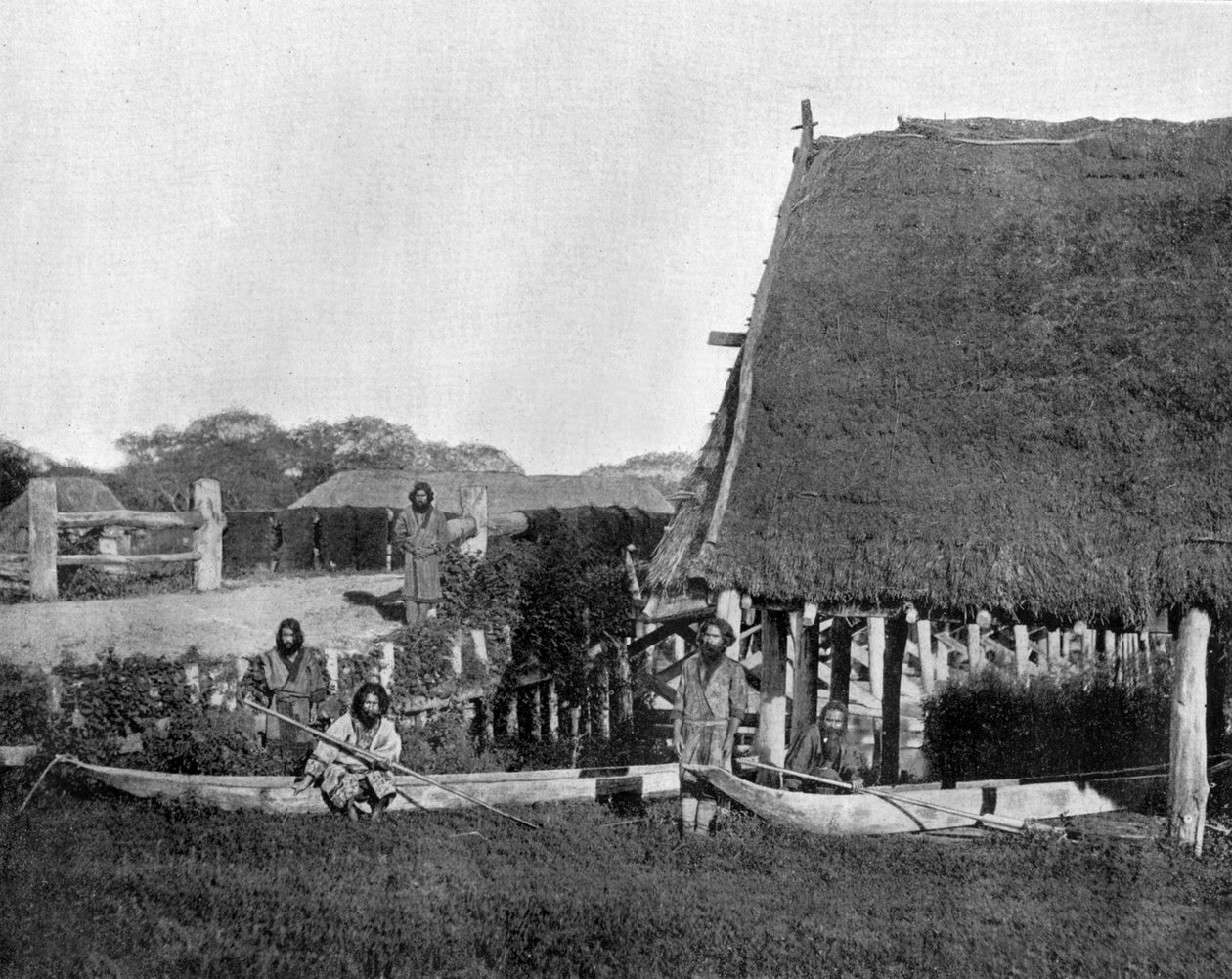 A japán Jesso-sziget természetes élőlényei itt az őslakosok fotója: John Lawson Stoddard (1850, 1931) Traveller and Conferencier Oktatási kiadvány Chicago számára (f/w fotó) alkotó: John Lawson Stoddard
