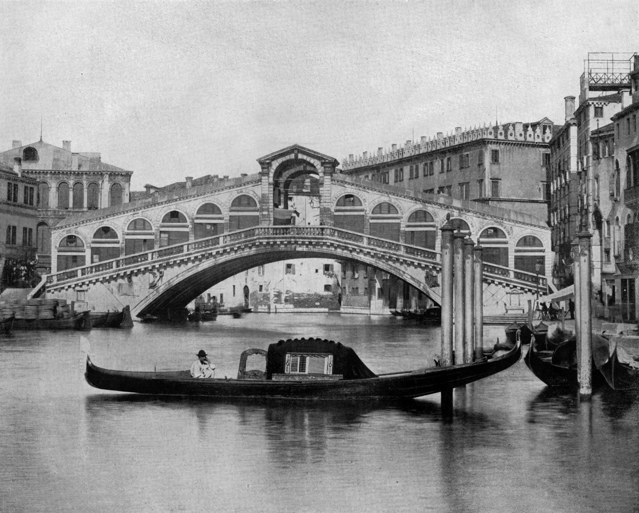 Rialto híd Velencében (f/w fotó) alkotó: John Lawson Stoddard