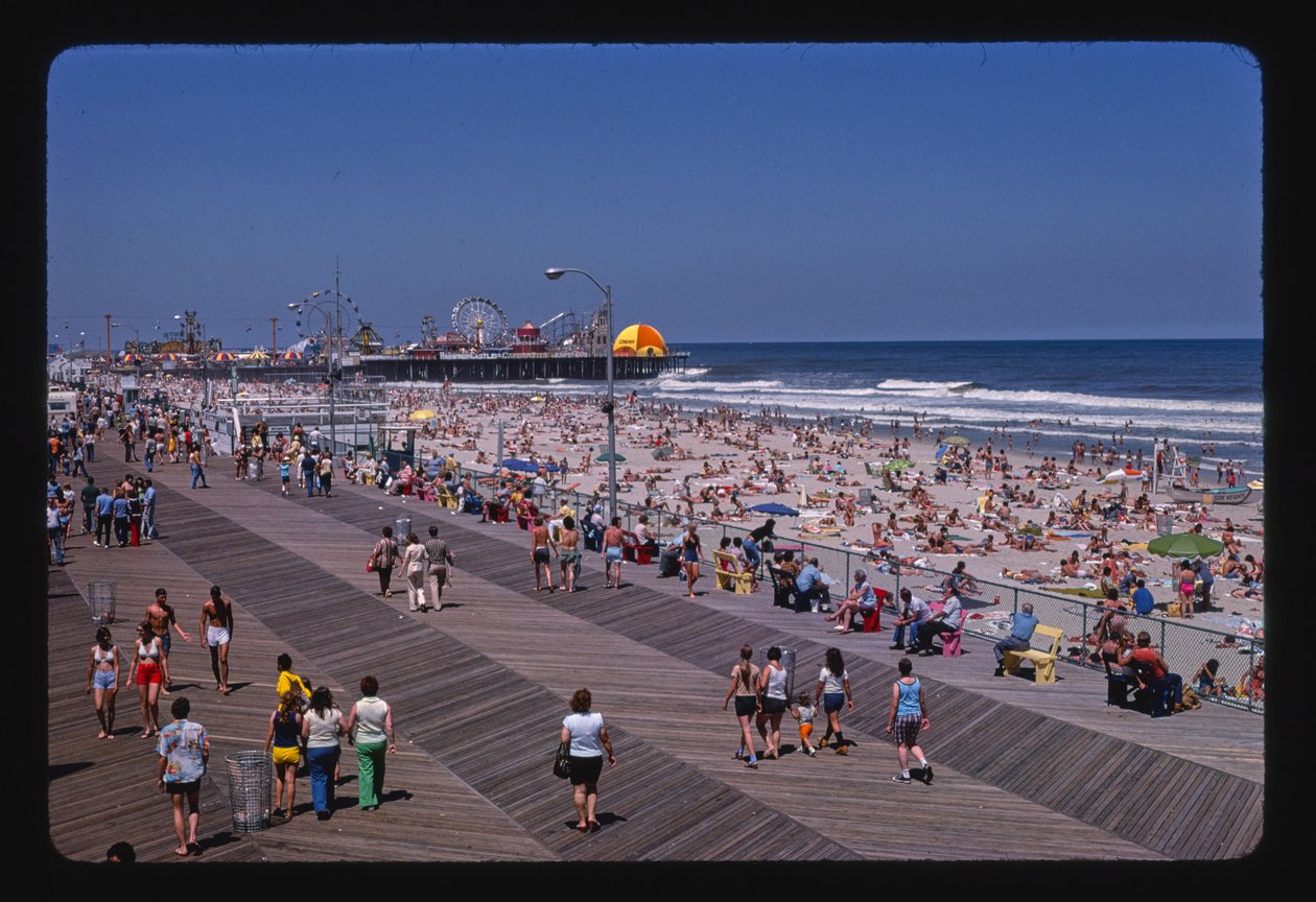 Boardwalk, strand, Casino Pier, Seaside Heights, New Jersey, USA alkotó: John Margolies