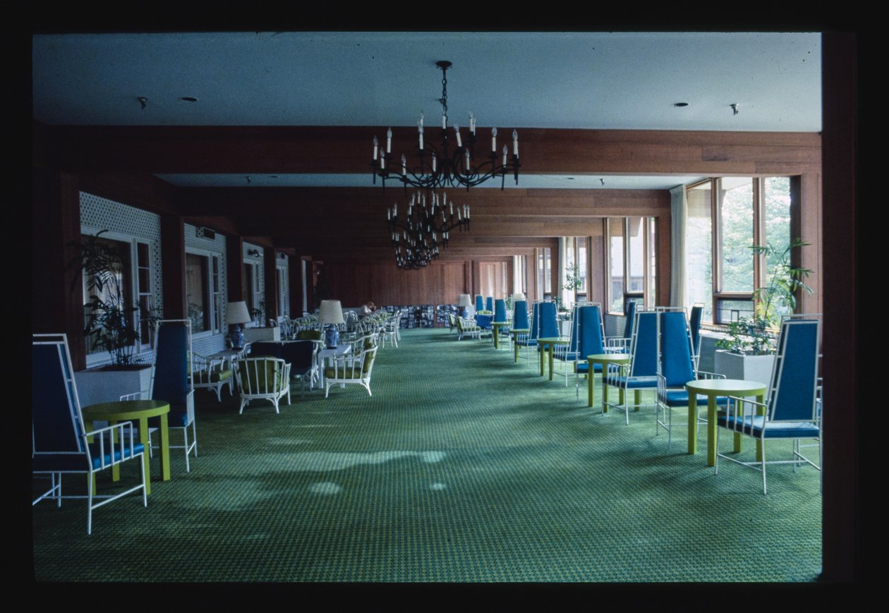 Lobby folyosó, Grossinger