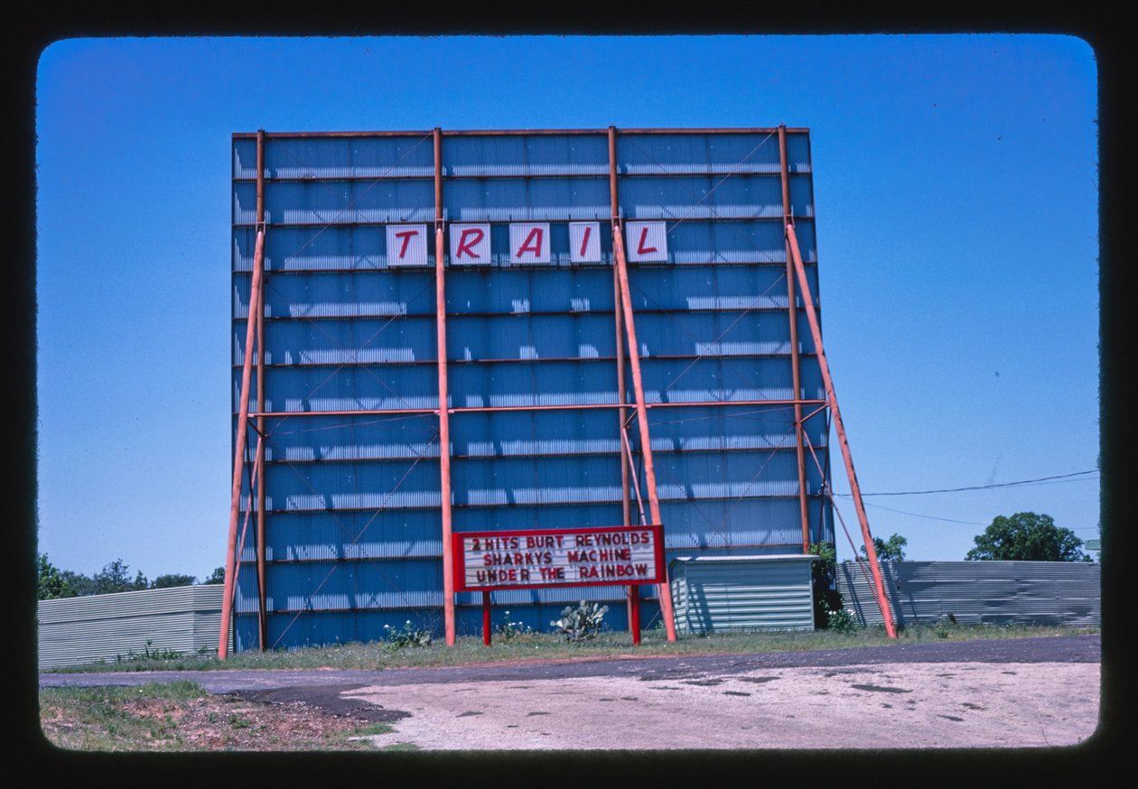Trail Drive-In, Athens, Texas, USA alkotó: John Margolies