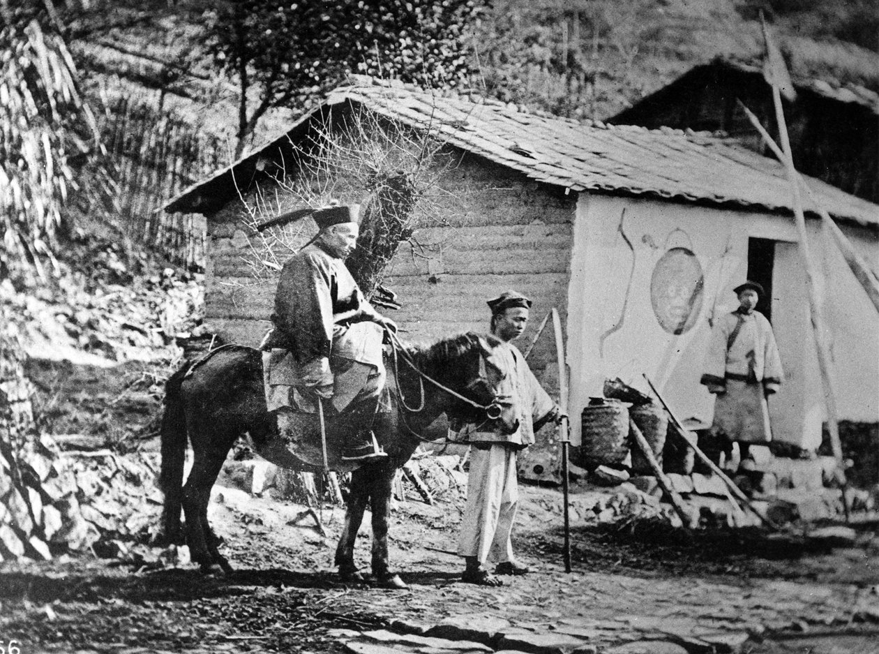 Katonai mandarin lóháton, 1871 körül alkotó: John Thomson
