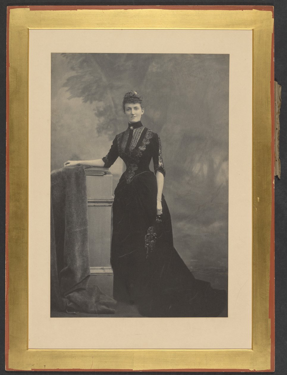 Miss Dobson alkotó: John Thomson
