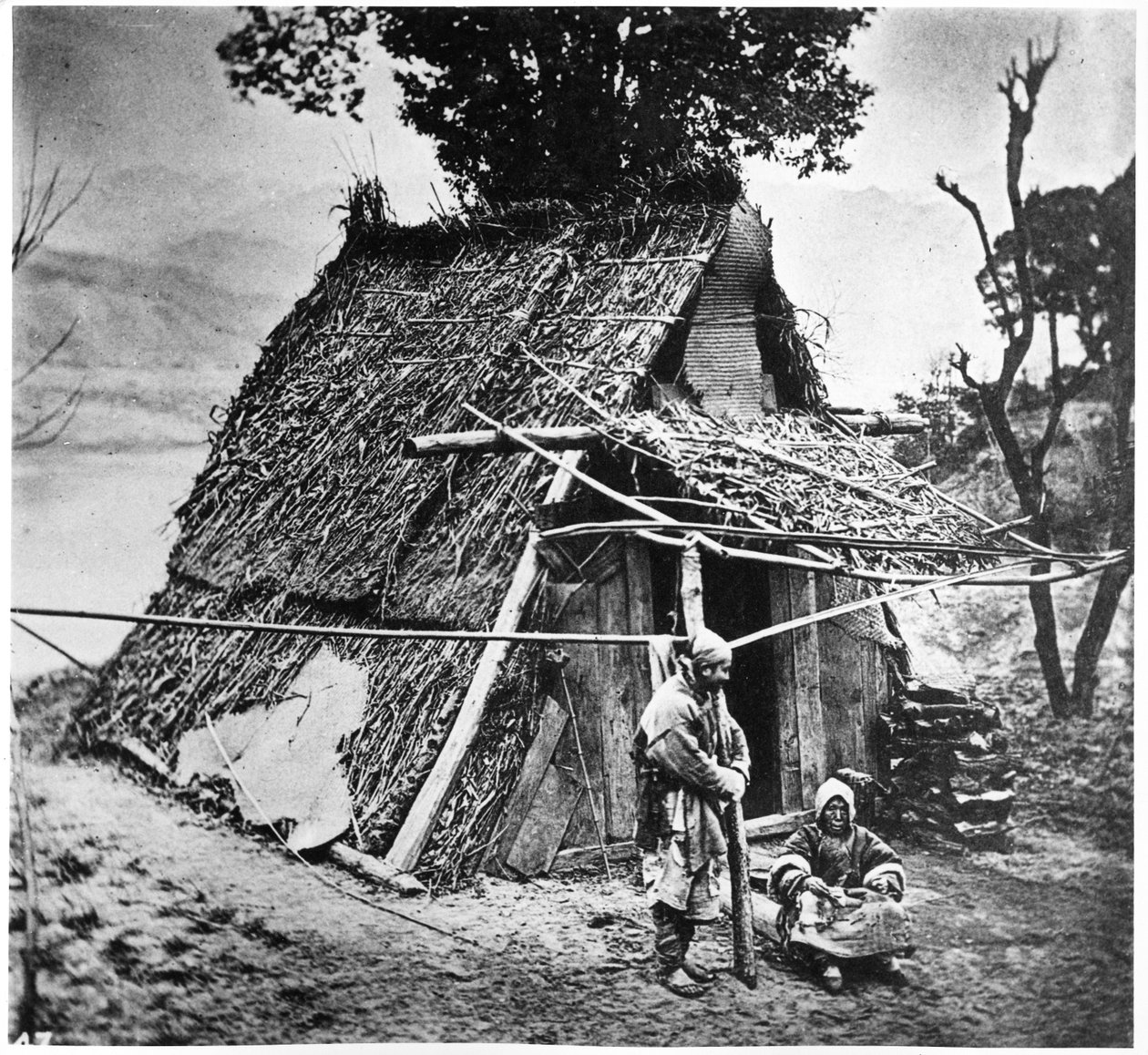 Hegyi kunyhó, Huzeh tartomány, 1867-72 körül alkotó: John Thomson