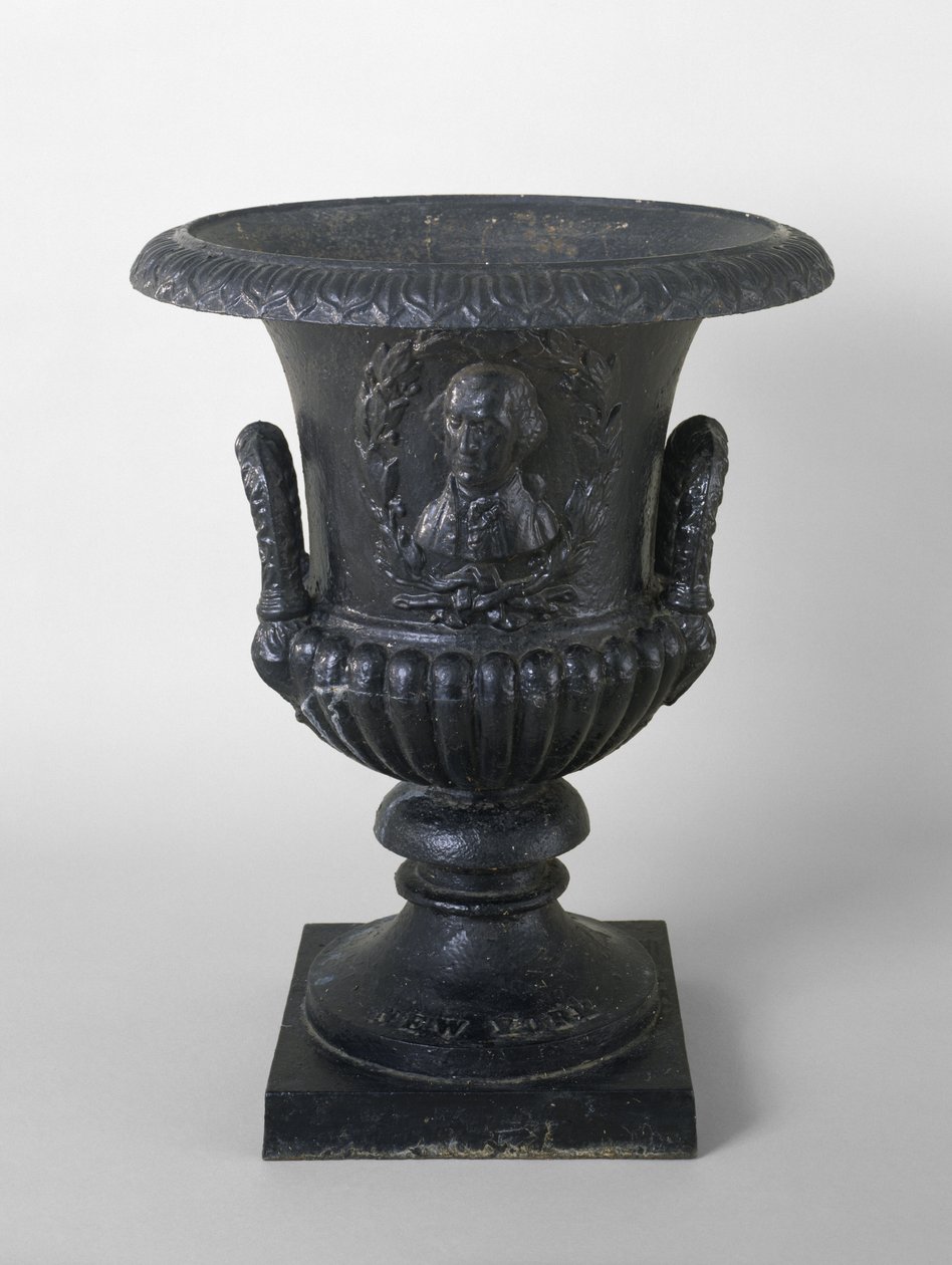 Washington Vase, c. 1862 (öntöttvas) alkotó: Jordan L. Mott