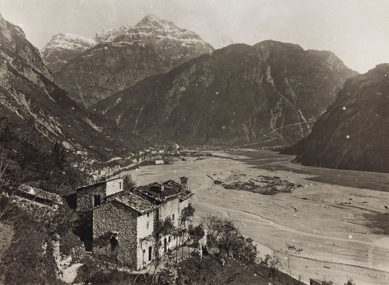 Album "Az én világháborúm - emlékek a délnyugati frontról Karintiában, Olaszországban, Trentino-Alto Adige" 1915.03.31.-1918.12.11. - Josef Zohles Bécs": Chiusaforte látképe (f/w ph alkotó: Josef Zohles