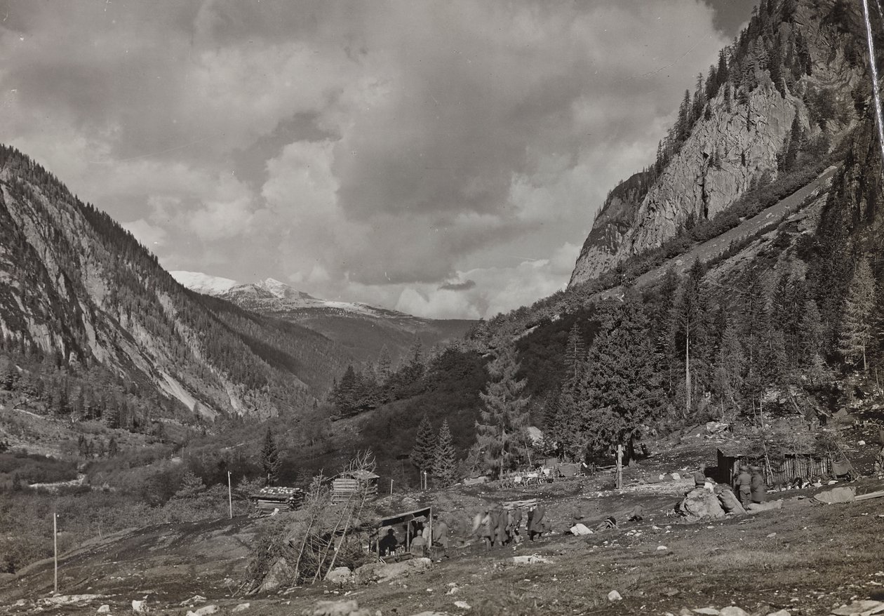 Album "Az én világháborúm – emlékek a délnyugati frontról Karintiában, Olaszországban, Trentino-Alto Adige" 1915.03.31.-1918.12.11. - Josef Zohles Bécs ": katonák az L völgyében alkotó: Josef Zohles