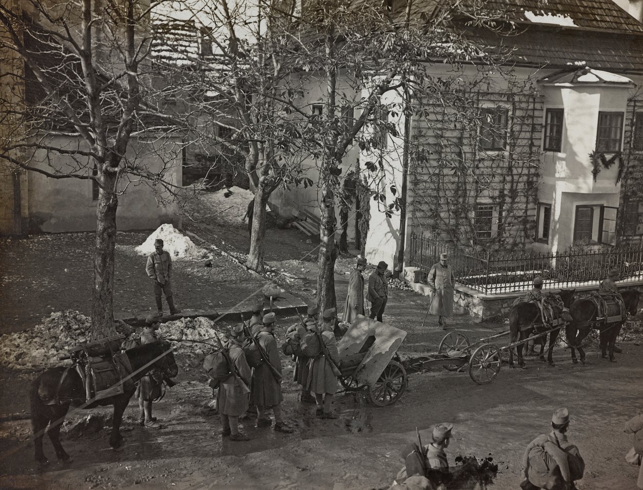 Album "Az én világháborúm – emlékek a délnyugati frontról Karintiában, Olaszországban, Trentino-Alto Adige" 1915.03.31.-1918.12.11. - Josef Zohles Bécs": lövészek Tarvisióban (b/w ph alkotó: Josef Zohles