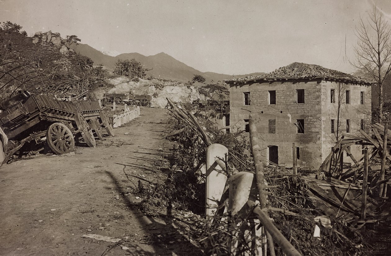 Album "Az én világháborúm – emlékek a délnyugati frontról Karintiában, Olaszországban, Trentino-Alto Adige" 1915.03.31.-1918.12.11. - Josef Zohle Bécsje": törmelék Tolmezzóban (f/w pho alkotó: Josef Zohles