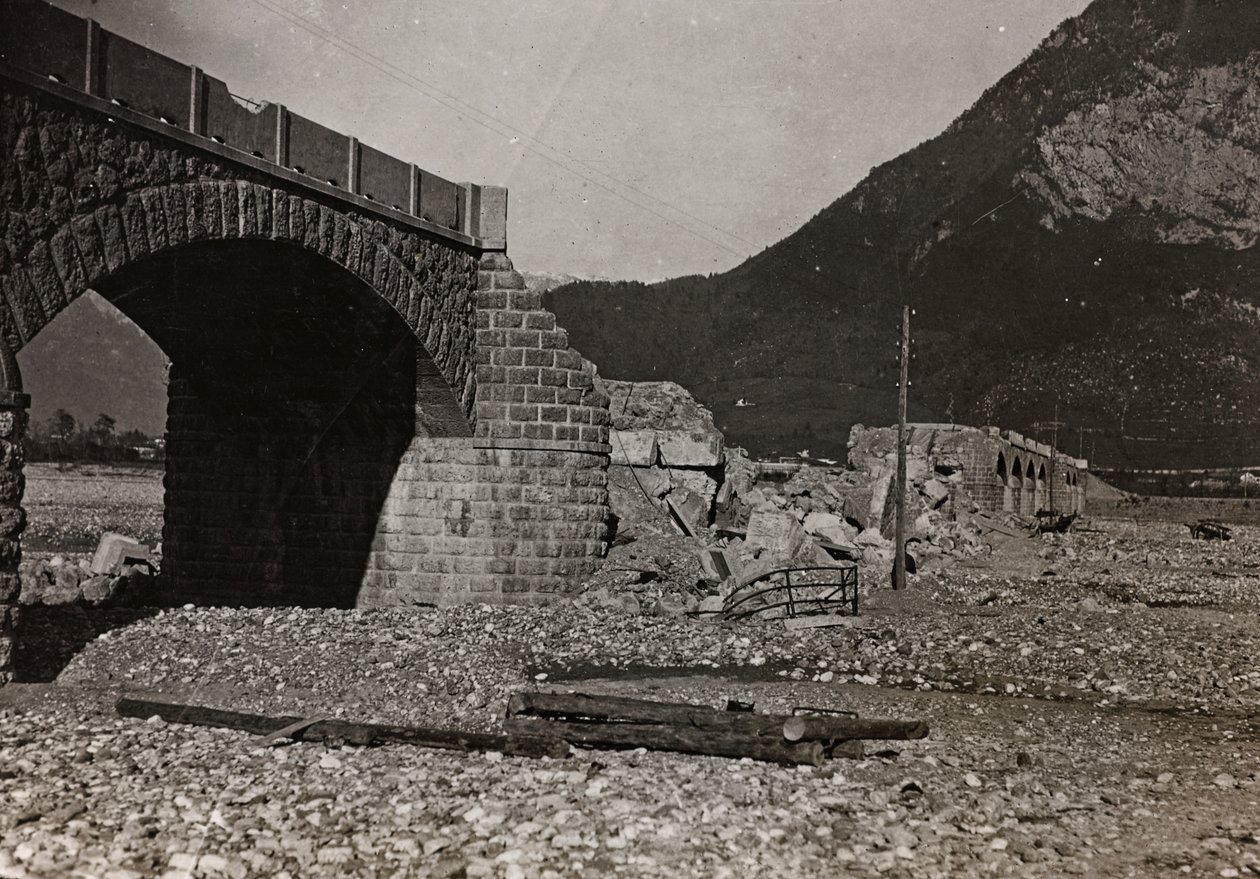 Album "Az én világháborúm – emlékek a délnyugati frontról Karintiában, Olaszországban, Trentino-Alto Adige" 1915.03.31.-1918.12.11. - Josef Zohle Bécsje": híd Tolmezzóban (f/w pho alkotó: Josef Zohles