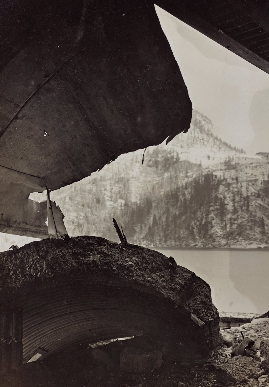 Album "Meine weltkriegs - Erinnerungen South-West Front (Karintia, Olaszország, Dél-Tirol) (Az én világháborúm - emlékek a délnyugati frontról Karintiában, Olaszországban, Trentino-Alto Adige) 1915.03.31.-12.11. 1918 - Josef Zohles Wien ": egy gyár romjai  alkotó: Josef Zohles