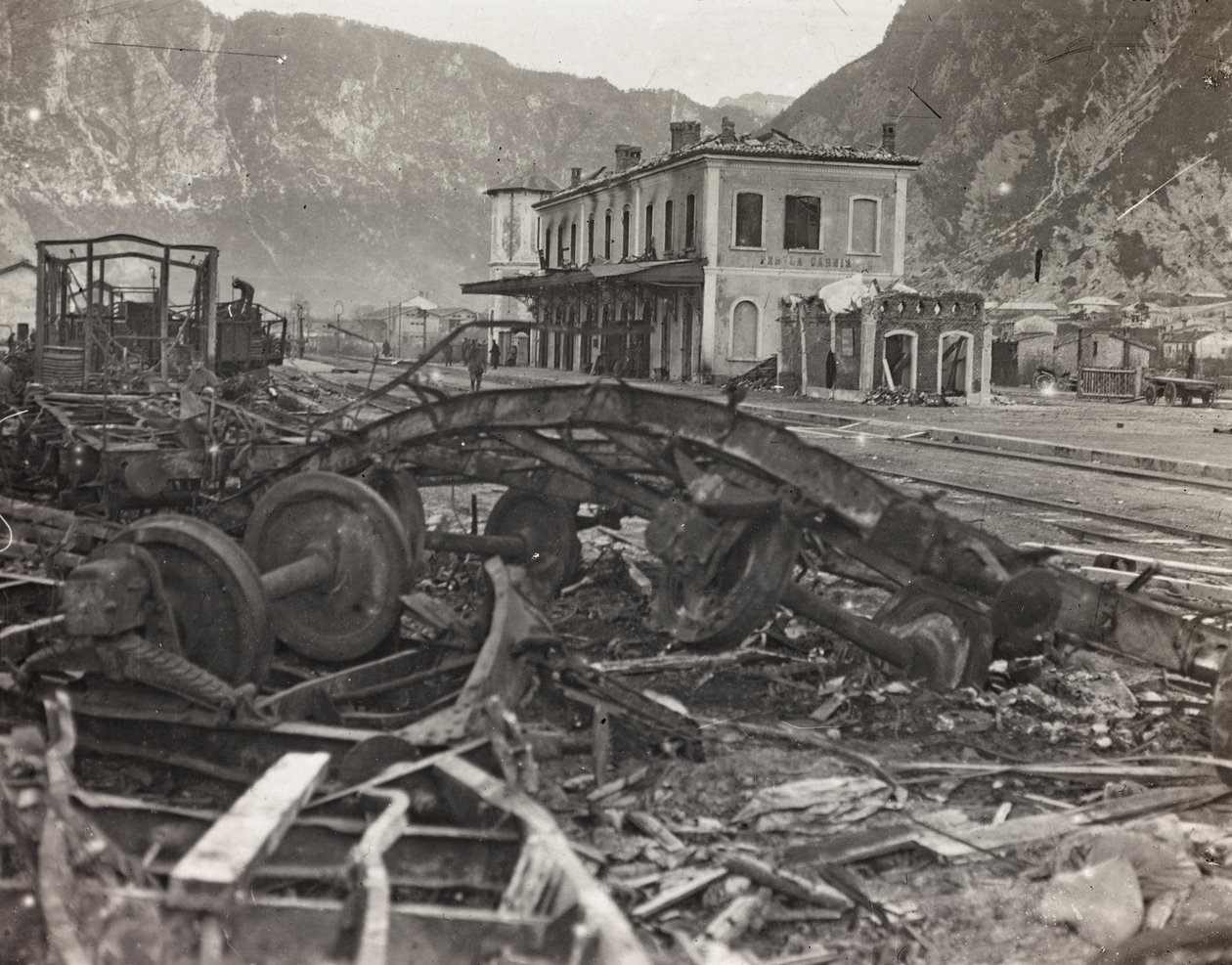 Album "Meine weltkriegs - Erinnerungen South-West Front (Karintia, Olaszország, Dél-Tirol) (Az én világháborúm - emlékek a délnyugati frontról Karintiában, Olaszországban, Trentino-Alto Adige) 1915.03.31.-12.11. 1918 - Josef Zohles Wien ": törmelék és fémh alkotó: Josef Zohles