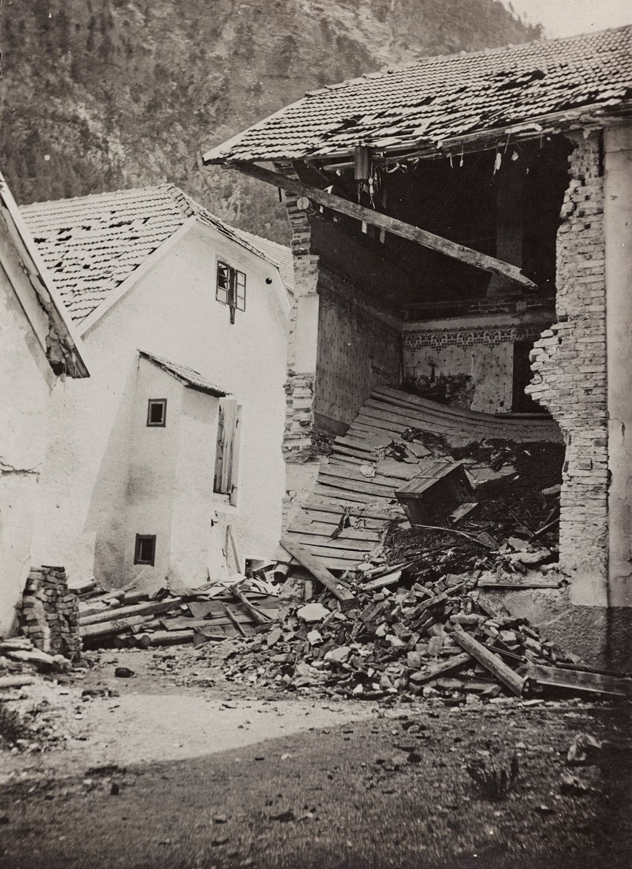 Album "Az én világháborúm - emlékek a délnyugati frontról Karintiában, Olaszországban, Trentino-Alto Adige" 1915.03.31.-1918.12.11. - Josef Zohle Bécsje": törmelék (f/w fotó) alkotó: Josef Zohles