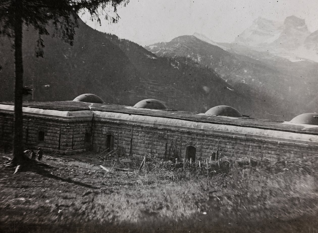 Album "Az én világháborúm – emlékek a délnyugati frontról Karintiában, Olaszországban, Trentino-Alto Adige" 1915.03.31-1918.12.11 - Josef Zohles Wien ": egy olasz erőd (b/w pho alkotó: Josef Zohles