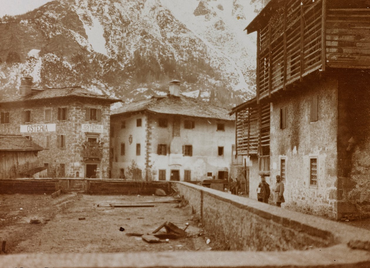 Album "Az én világháborúm - emlékek a délnyugati frontról Karintiában, Olaszországban, Trentino-Alto Adige" 1915.03.31.-1918.12.11. - Josef Zohles Bécs": Chiusaforte látképe (f/w ph alkotó: Josef Zohles