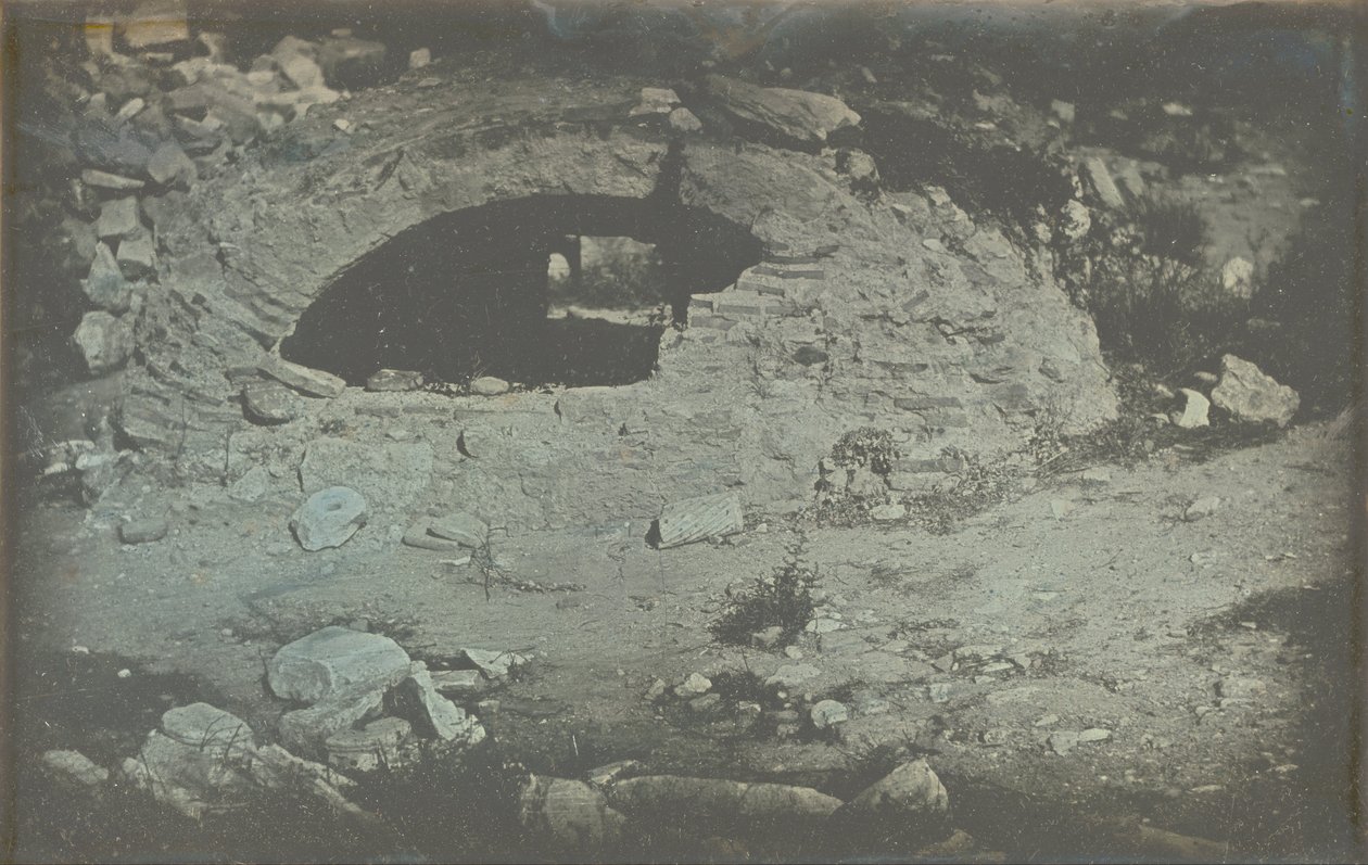 Athènes. T. (emple) de Min. (Erve) Poliade (1er tervek), (Ciszterna nyílás az Erecthe lábánál ... alkotó: Philibert Joseph Girault de Prangey