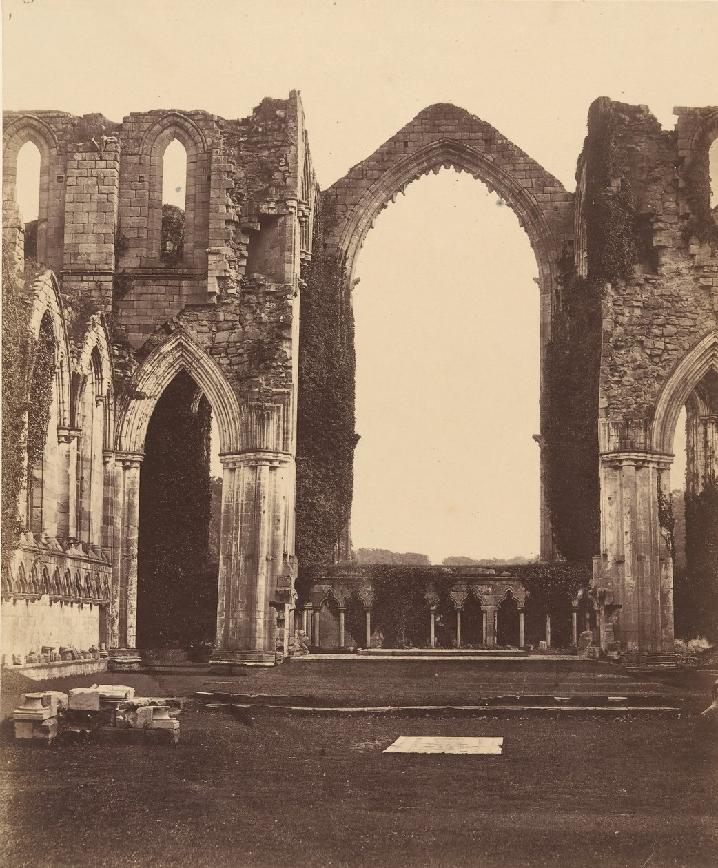 Fountains Abbey. A Kilenc Alter kápolnája, belső tér, 1850-es évek. alkotó: Joseph Cundall