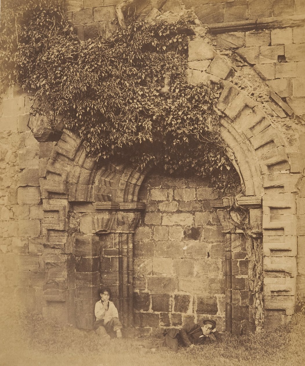 Kirkstalli apátság. Ajtó az északi oldalon, 1850-es évek. alkotó: Joseph Cundall